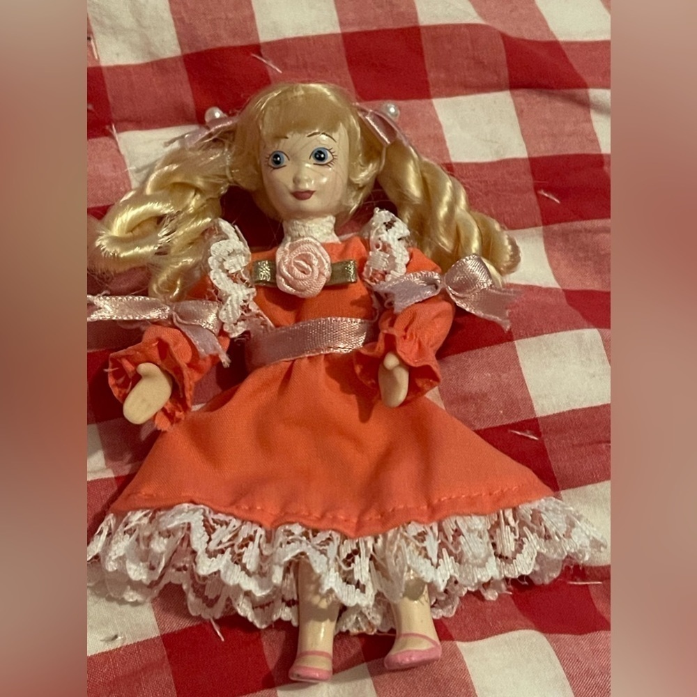 Dollhouse Miniature Collector's Lane Breakfast with Tiffany Doll 1:12 Scale